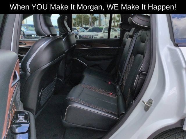Used 2024 Jeep Grand Cherokee Summit AWD/4WD image 16