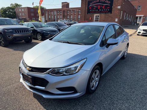 Used 2017 Chevrolet Cruze LS FWD image 2