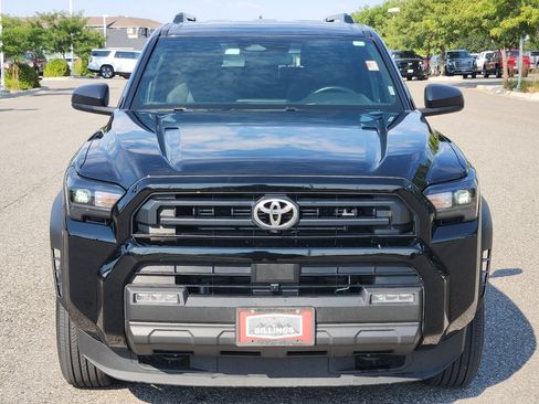Used 2025 Toyota 4Runner SR5 AWD/4WD image 32