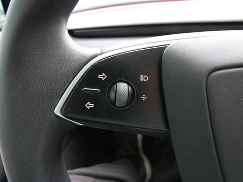 Used 2024 Tesla Model 3 Standard Range image 16