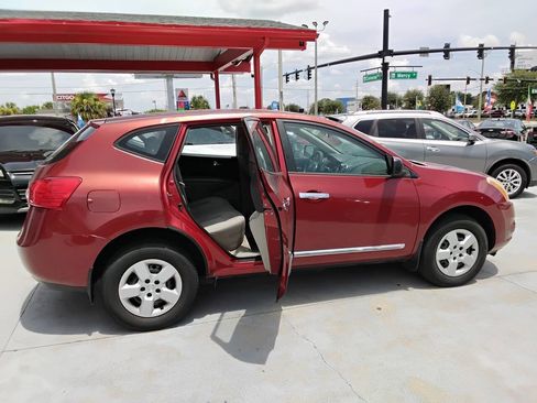 Used 2015 Nissan Rogue S image 9