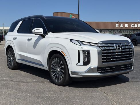 Used 2023 Hyundai Palisade Calligraphy w/ Cargo Package AWD/4WD image 2