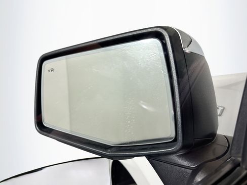 Used 2022 Chevrolet Silverado 1500 LTZ w/ LTZ Premium Package image 16