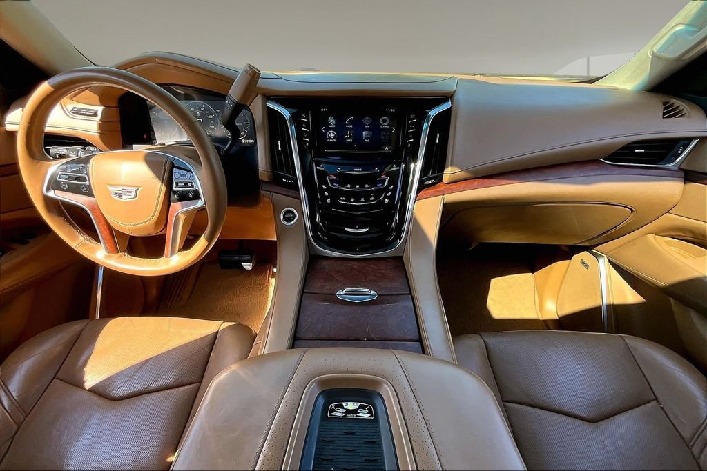 Used 2015 Cadillac Escalade Platinum AWD/4WD image 15