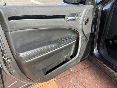 Used 2023 Chrysler 300 S image 8