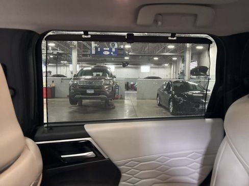 Used 2025 Mitsubishi Outlander SEL image 23