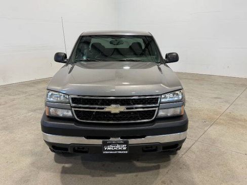 Used 2006 Chevrolet Silverado 2500 LT AWD/4WD image 4