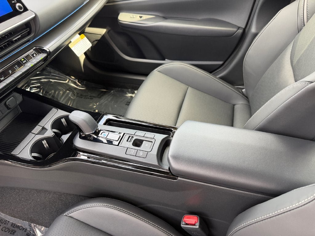 New 2027 Toyota Prius Plug-In Hybrid FWD image 18