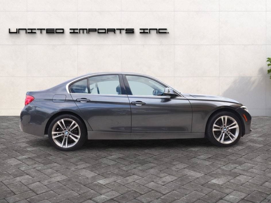 Used 2018 BMW 330i xDrive Sedan AWD/4WD image 8