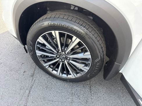 New 2026 Nissan Pathfinder Platinum FWD image 27