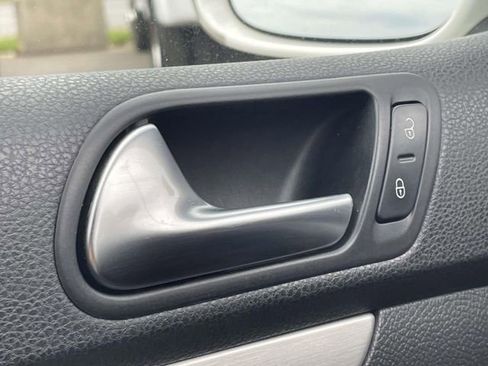 Used 2009 Volkswagen GTI 4-Door FWD image 15