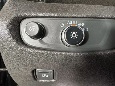 Used 2020 Chevrolet Blazer LT FWD image 18