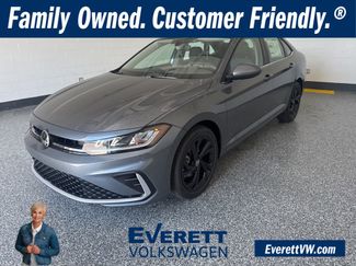 New 2025 Volkswagen Jetta SE image 1