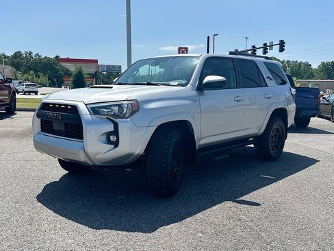 Used 2021 Toyota 4Runner TRD Off-Road AWD/4WD image 2