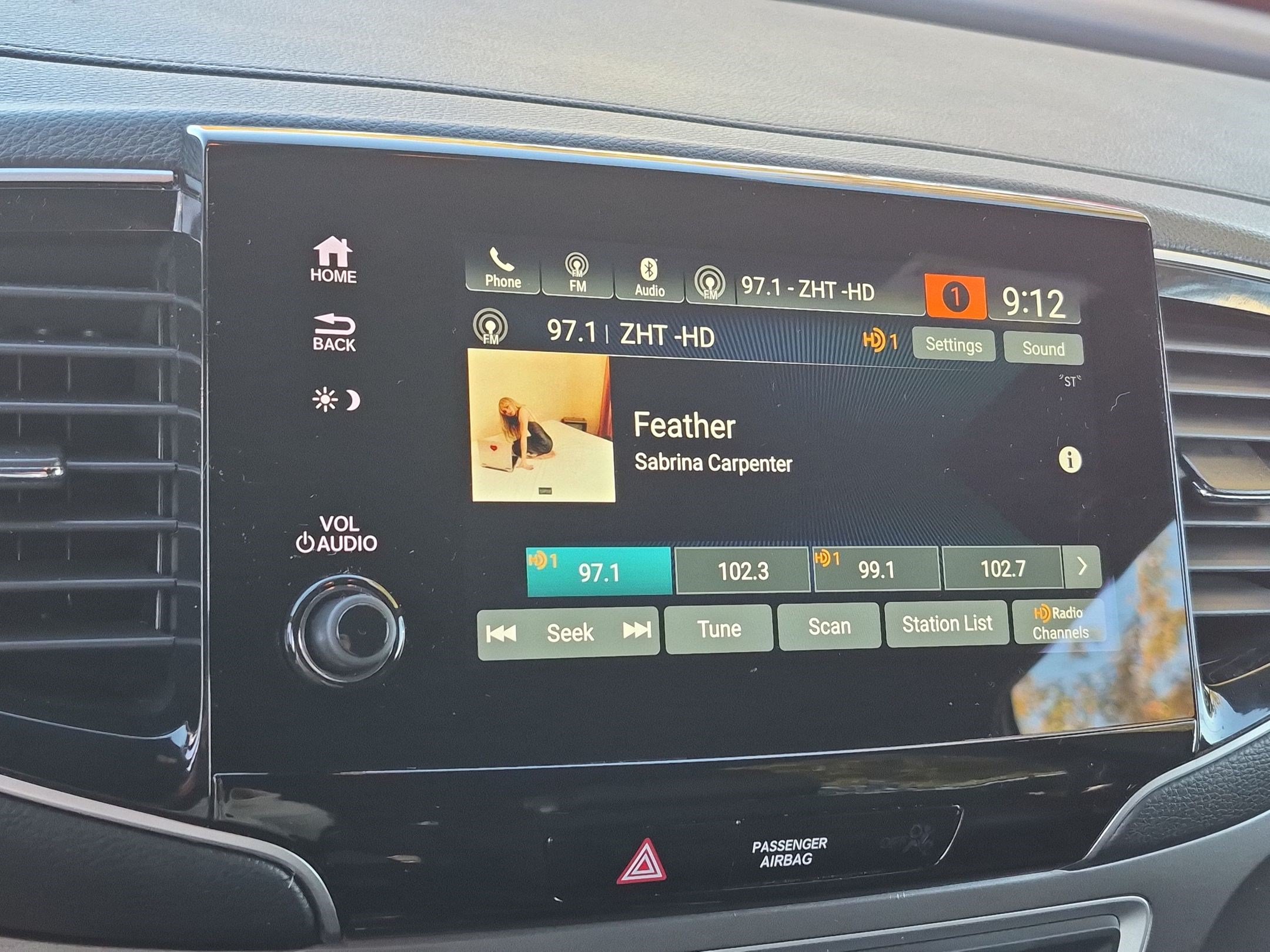 Used 2023 Honda Passport EX-L image 23