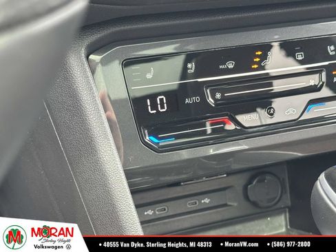 Certified 2024 Volkswagen Tiguan SEL R-Line AWD/4WD image 30