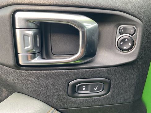 New 2025 Jeep Gladiator Mojave image 27