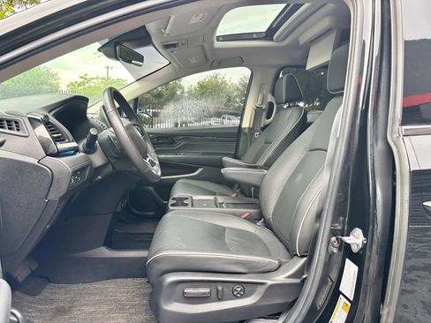 Used 2025 Honda Odyssey Elite image 9