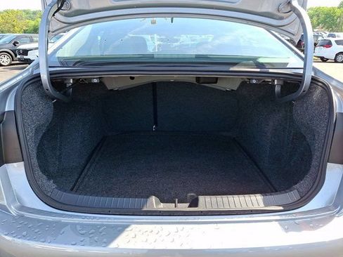 Certified 2025 Volkswagen Jetta SE FWD image 34