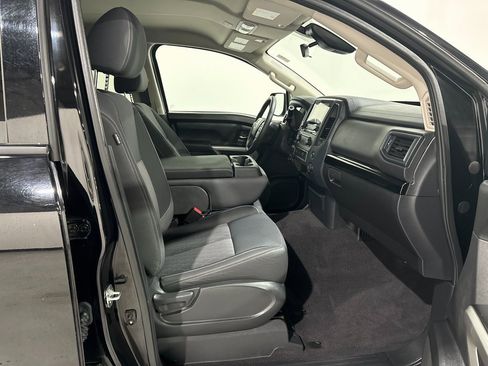 Used 2023 Nissan Titan SV image 21