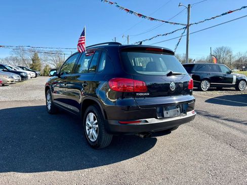 Used 2017 Volkswagen Tiguan S image 3