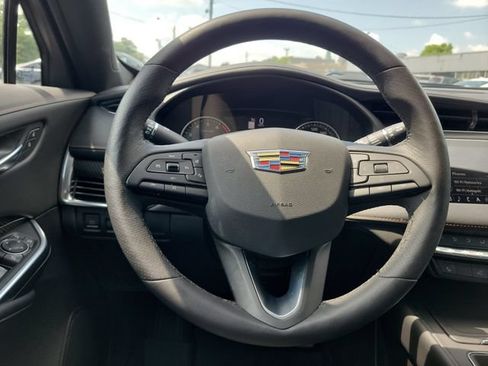 Used 2019 Cadillac XT4 Sport w/ Enhanced Visibility Package AWD/4WD image 10