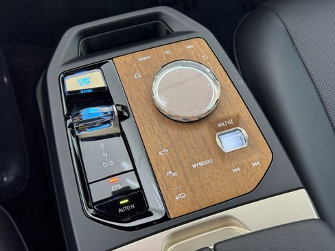 Used 2022 BMW iX xDrive50 w/ Sport Package image 30