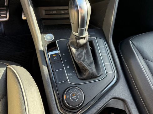 Used 2021 Volkswagen Tiguan SEL Premium R-Line image 28