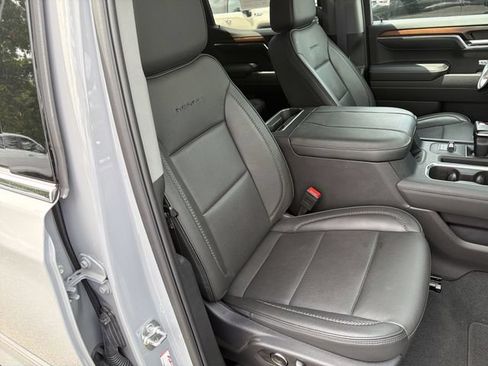 Used 2025 GMC Sierra 1500 Denali w/ Denali Reserve Package AWD/4WD image 28