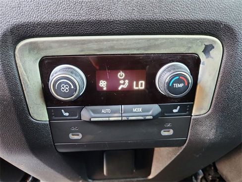 Used 2021 Chevrolet Suburban Z71 w/ Z71 Off-Road Package image 21