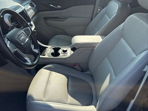 Used 2023 GMC Acadia SLT image 16