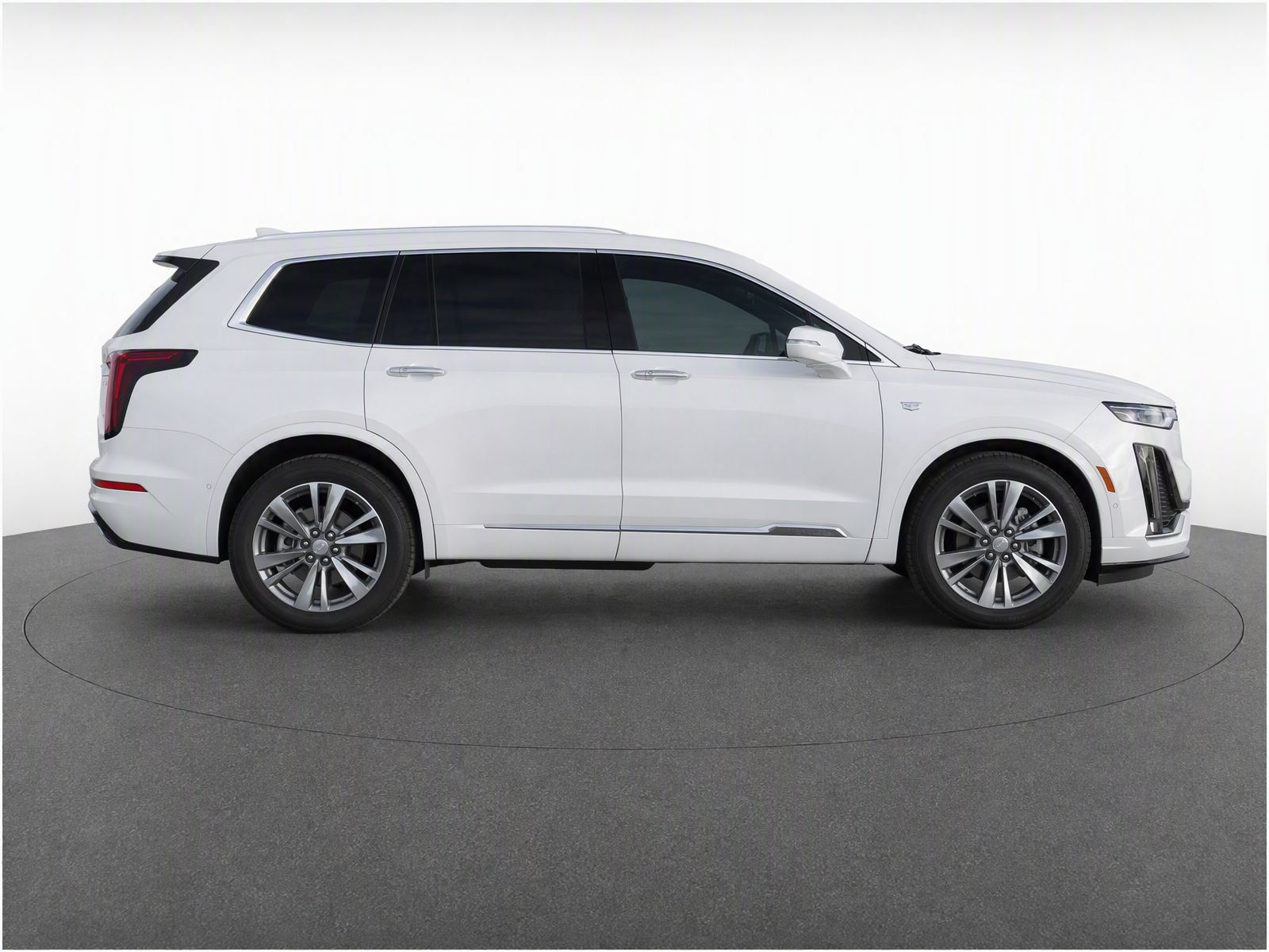 Used 2025 Cadillac XT6 Premium Luxury w/ Technology Package FWD image 8