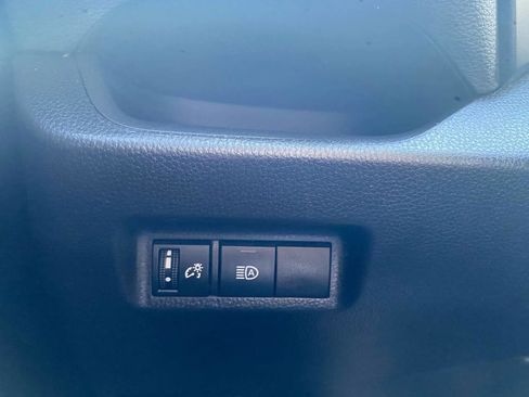 Used 2021 Toyota RAV4 XLE AWD/4WD image 14