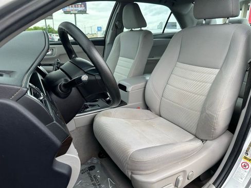 Used 2016 Toyota Camry LE image 12