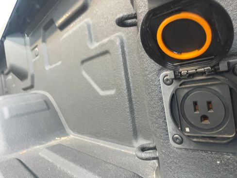 Used 2024 Chevrolet Silverado 3500 High Country w/ Technology Package image 23