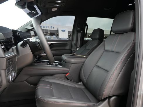 Used 2025 Chevrolet Tahoe RST w/ Comfort Package AWD/4WD image 17