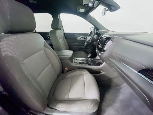 Used 2023 Chevrolet Traverse LT image 31