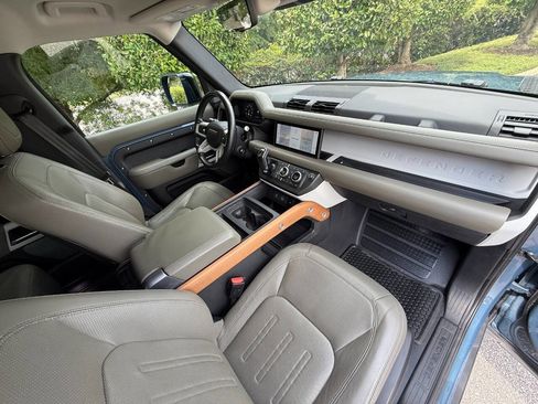 Used 2020 Land Rover Defender 110 SE image 45