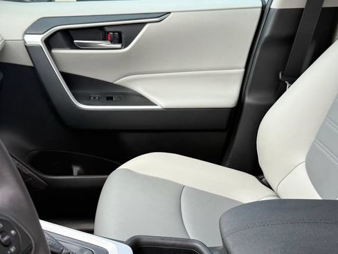 Used 2023 Toyota RAV4 XLE Premium FWD image 11