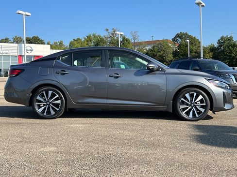 New 2025 Nissan Sentra SV w/ SV Premium Package image 4