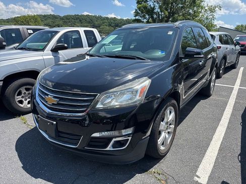 Used 2016 Chevrolet Traverse LT w/ Style and Technology Package AWD/4WD image 2