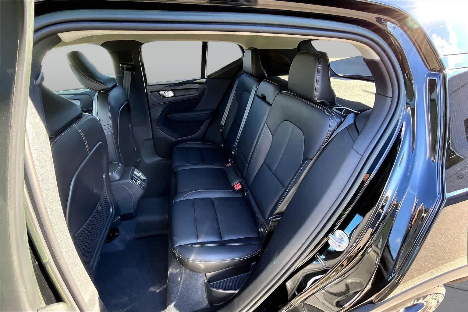 Used 2023 Volvo XC40 B5 Plus w/ Climate Package AWD/4WD image 19