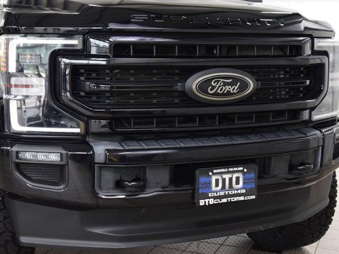 Used 2022 Ford F250 Lariat w/ Black Appearance Package AWD/4WD image 13