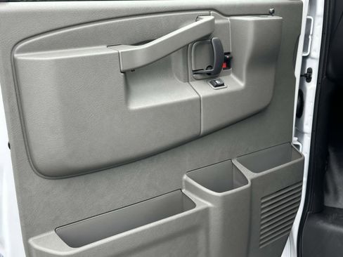 New 2025 Chevrolet Express 3500 w/ Driver Convenience Package image 10