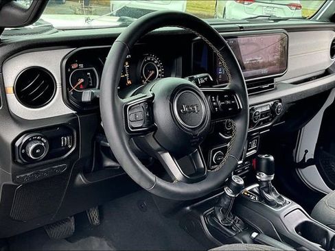 Used 2024 Jeep Wrangler Unlimited Sport AWD/4WD image 14