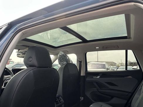New 2026 Volkswagen Tiguan SE AWD/4WD image 11