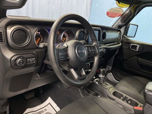 Certified 2022 Jeep Gladiator Sport image 10