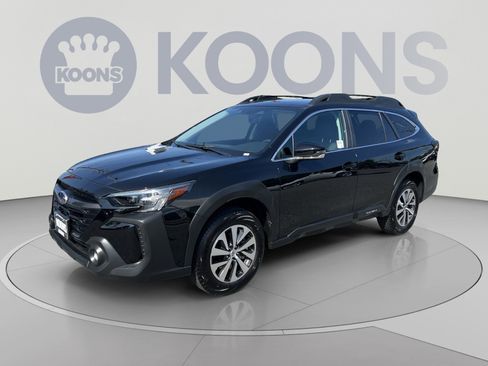 Used 2025 Subaru Outback Premium AWD/4WD image 1