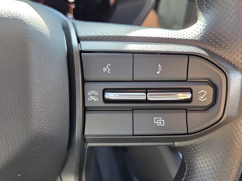 Certified 2023 Chevrolet Colorado Trail Boss w/ Technology Package AWD/4WD image 26