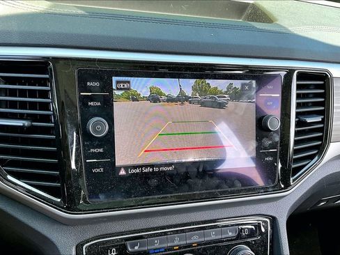 Used 2021 Volkswagen Atlas SEL Premium image 11